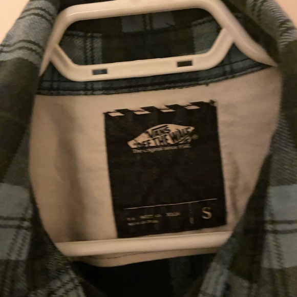 🆓 with purchase✌🏻 Vans blue plaid button up shirt size small - Picture 5 of 6